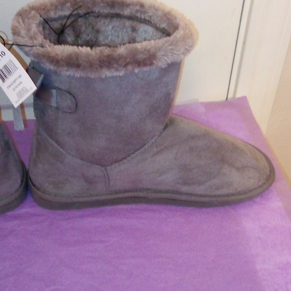 Bobbie Brooks Grey 🩶 Boots - Picture 12 of 13